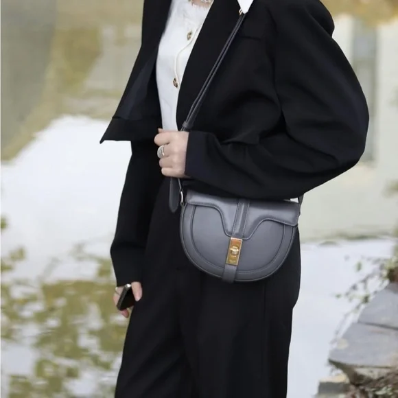 Celine Grey Besace 16 crossbody bag - Picture 8 of 8